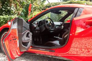 Bild 26/43 von Ferrari F8 Spider (2020)