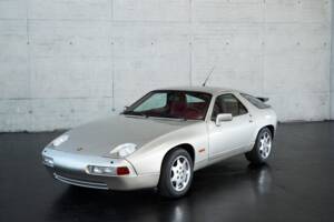 Image 2/50 of Porsche 928 GT (1989)