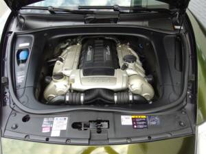 Image 79/99 of Porsche Cayenne Turbo (2007)