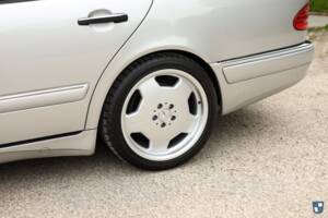 Image 24/98 de Mercedes-Benz E 50 AMG (1996)