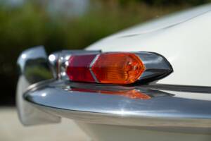 Bild 24/50 von Jaguar E-Type (1968)