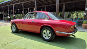 Bild 14/50 von Alfa Romeo Giulia 1300 GT Junior (1971)