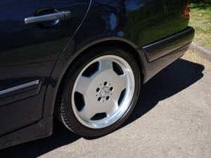 Immagine 34/50 di Mercedes-Benz E 55 AMG (1999)