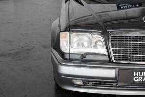 Bild 10/50 von Mercedes-Benz E 500 (1993)