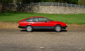 Image 2/25 of Alfa Romeo GTV 6 2.5 (1984)