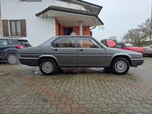Bild 37/38 von Alfa Romeo 90 2.0 V6 Super (1985)