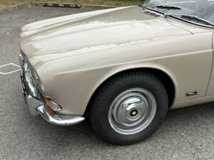 Bild 2/40 von Jaguar XJ 6 4.2 (1971)