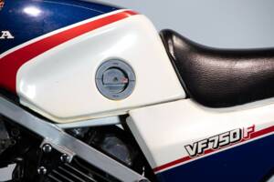 Image 15/50 de Honda VF 750 (1983)