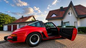 Afbeelding 6/16 van Porsche 911 Carrera 3.2 (1986)