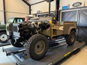 Bild 28/44 von Land Rover Defender 90 Td5 (1999)