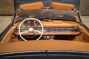 Image 12/22 de Mercedes-Benz 300 SL Roadster (1961)