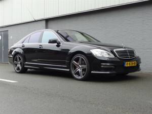 Bild 1/100 von Mercedes-Benz S 500 (2008)