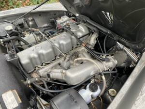 Image 32/50 of Mercedes-Benz 280 M-SL (1964)