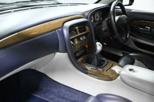 Image 46/50 of Aston Martin DB 7 GT (2004)