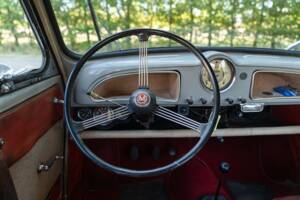 Image 38/50 of Morris Minor 1000 (1958)