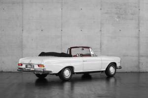Image 6/50 of Mercedes-Benz 280 SE 3,5 (1969)