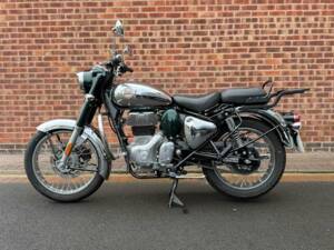 Image 2/41 of Royal Enfield Classic 350 (2025)