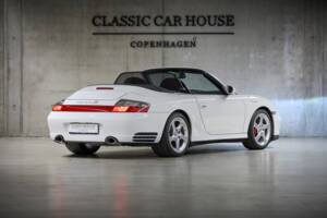 Imagen 21/98 de Porsche 911 Carrera 4S (2004)