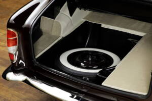 Image 31/31 of BMW 502 - 3.2 Litre Super (1960)