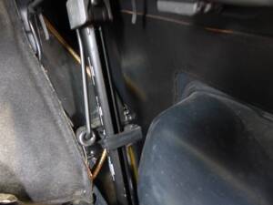 Imagen 66/72 de Mercedes-Benz 250 TD (1991)