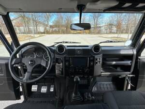 Bild 11/21 von Land Rover Defender 110 (2013)