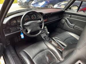 Image 8/19 of Porsche 911 Carrera 4 (1997)