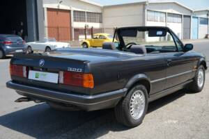 Image 7/19 de BMW 320i (1989)