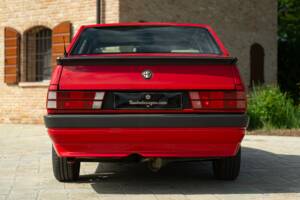 Obraz 8/47 pojazdu Alfa Romeo 75 1.6 (1991)