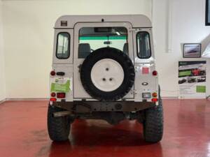Immagine 5/27 di Land Rover Defender 90 Td5 (2000)