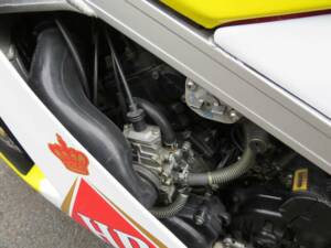 Image 24/43 de Suzuki RG 500 (1987)