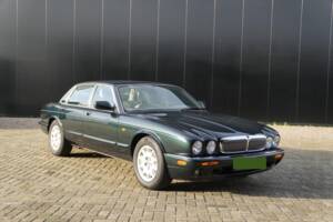Image 1/30 of Jaguar XJ6 3.2 Sovereign (1997)