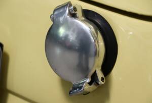 Bild 32/34 von MG MGB GT (1966)