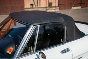 Image 2/40 of Alfa Romeo 2.0 Spider (1987)