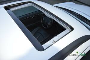 Image 32/50 of Mercedes-Benz E 500 T (2004)