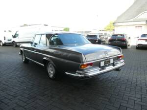 Bild 6/20 von Mercedes-Benz 280 SE 3,5 (1970)
