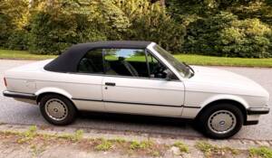 Immagine 12/75 di BMW 320i (1988)