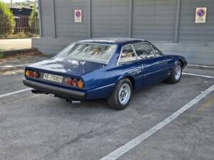 Image 2/77 of Ferrari 365 GT4 2+2 (1975)