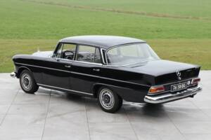 Afbeelding 2/50 van Mercedes-Benz 230 S (1967)
