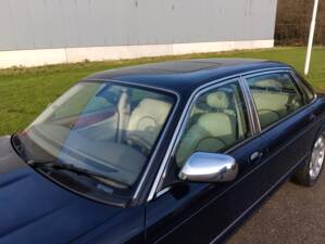 Image 11/71 of Daimler Super V8 (2000)