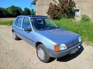 Image 1/14 of Peugeot 205 (1987)
