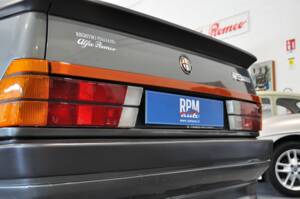 Image 8/34 de Alfa Romeo 75 2.0 Twin Spark (1987)