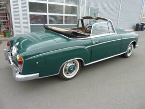 Image 14/17 de Mercedes-Benz 220 S Cabriolet (1956)