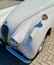 Image 6/23 of Jaguar XK 120 DHC (1954)