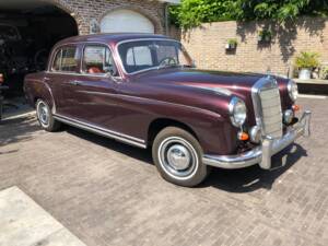 Bild 5/7 von Mercedes-Benz 220 S (1959)