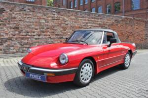 Bild 3/17 von Alfa Romeo 2.0 Spider QV (1987)
