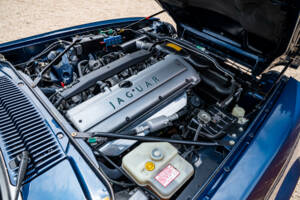 Image 34/38 de Jaguar XJS 4.0 (1995)