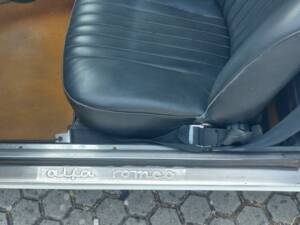 Bild 19/21 von Alfa Romeo Giulia 1300 GT Junior (1970)