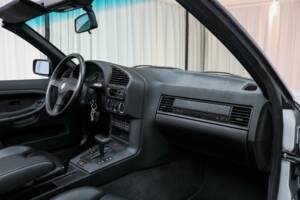 Imagen 11/28 de BMW 325i (1994)