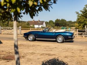 Image 21/57 de Aston Martin V8 Vantage Volante (1989)