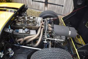 Image 25/31 of Ford GT40 (1965)